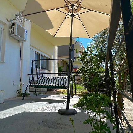 Kalamitsa Apartment By The Beach Kavala Exterior photo