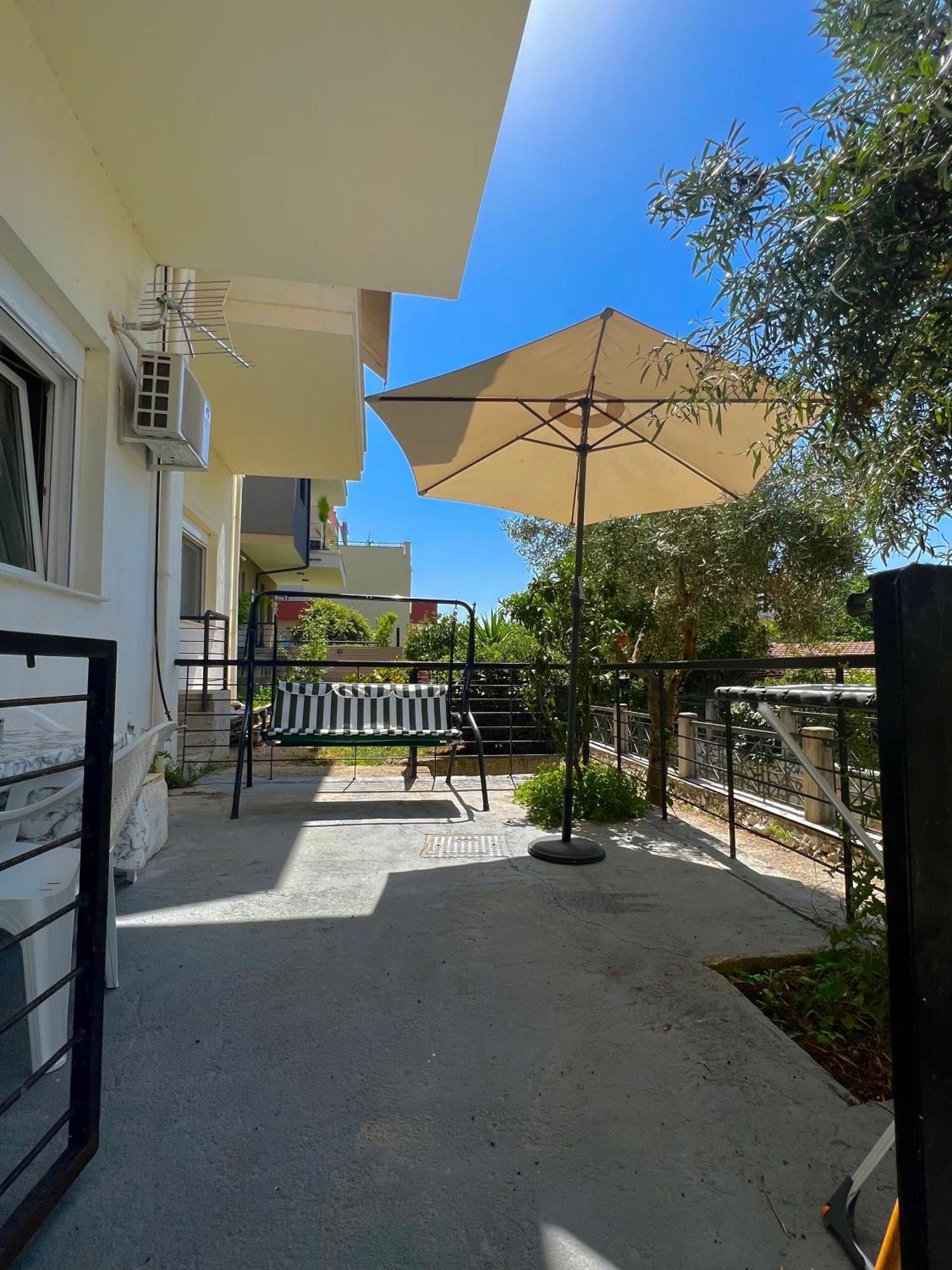 Kalamitsa Apartment By The Beach Kavala Exterior photo